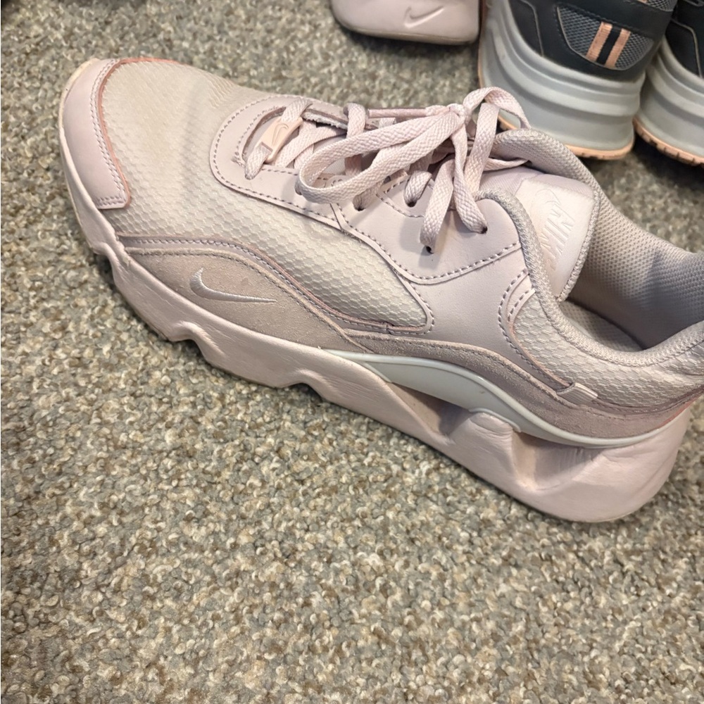 Nike Pink Sneakers Stylish Comfort